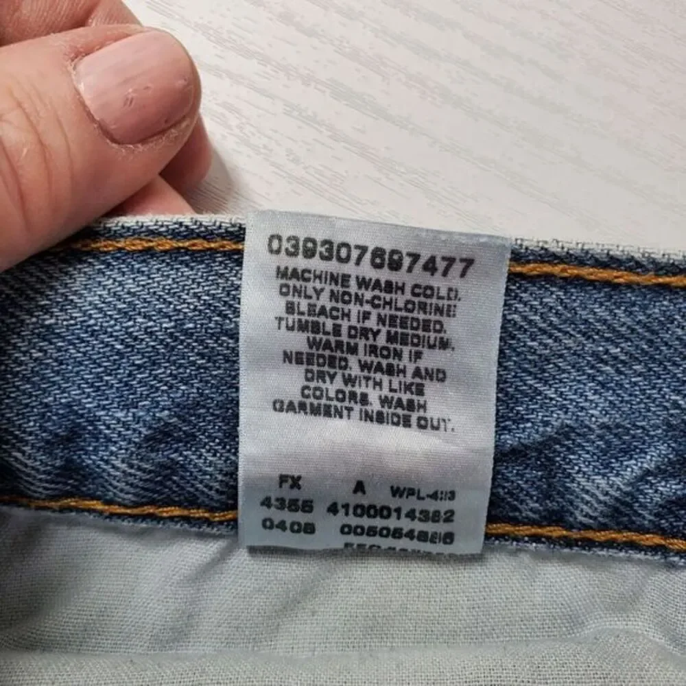 Levi's 505 Regular Fit Men's Jeans Blue‎ Size 38x32 (34x31) Medium Wash